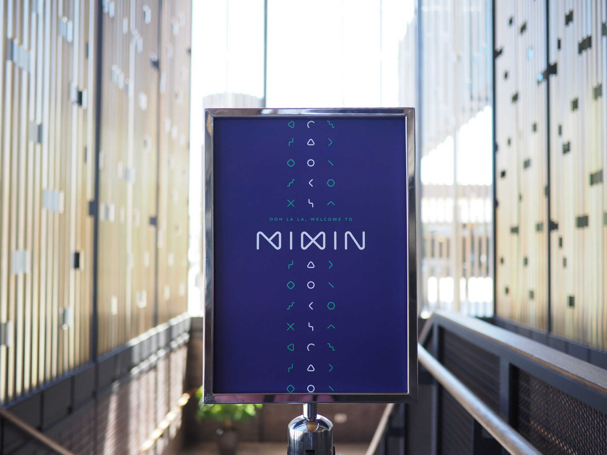 Mixin 2016 sign